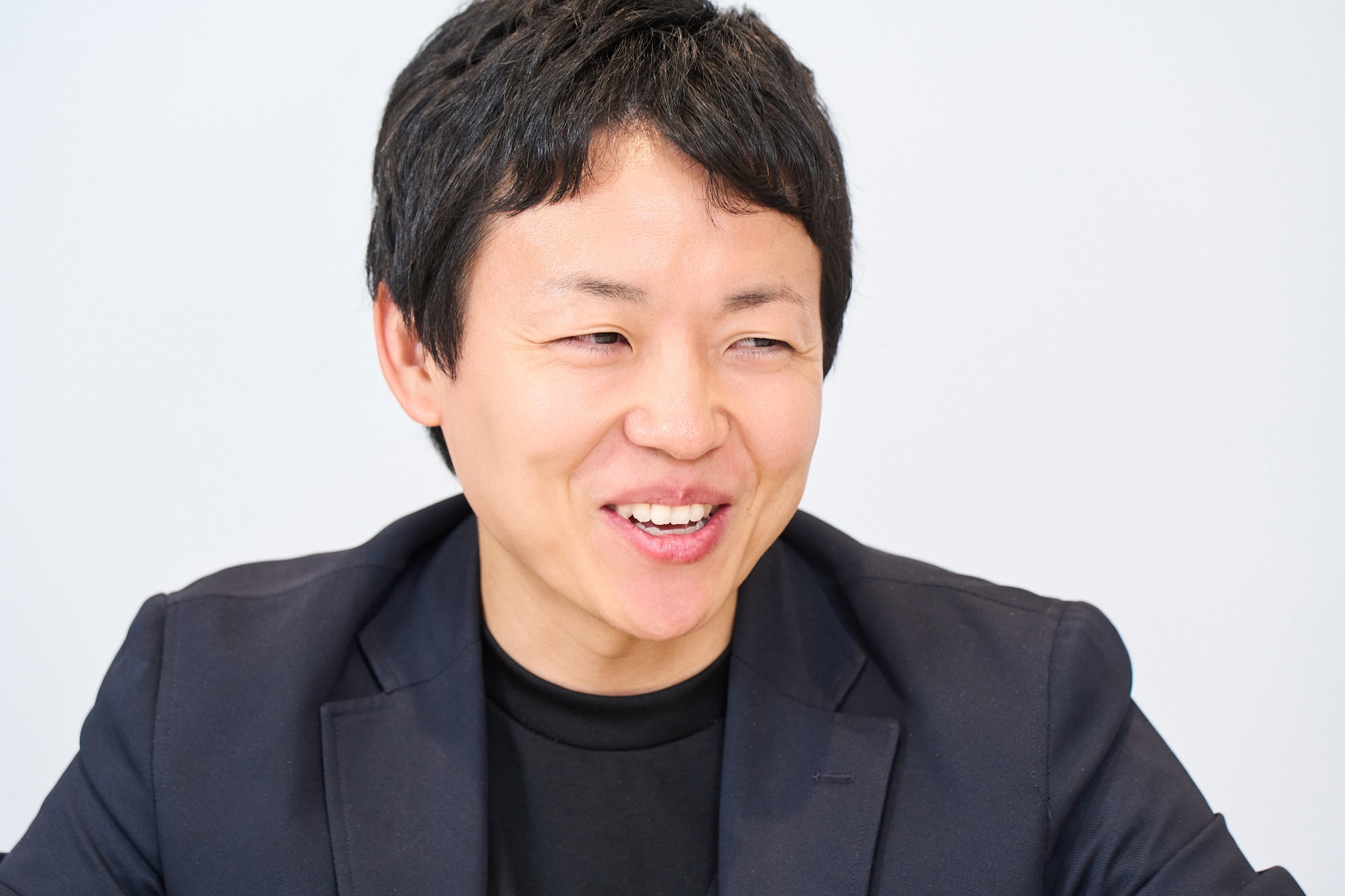 笑顔で語る清水敬大氏